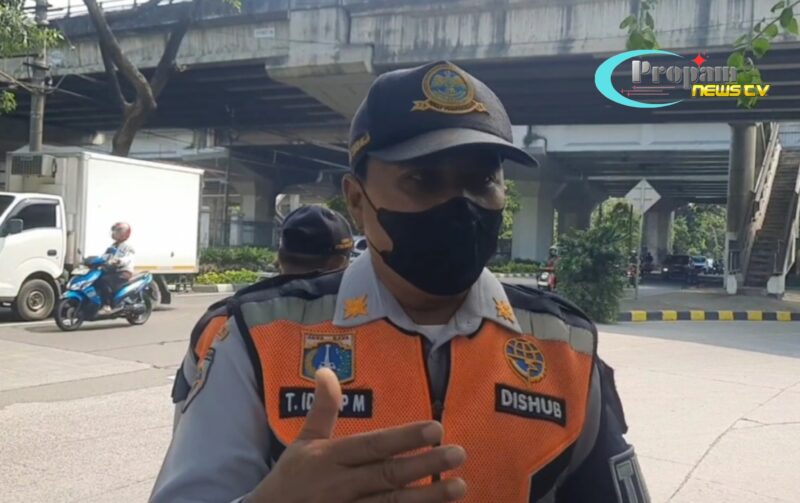 Foto : T. Idup P. M, Menyampaikan Dishub Gelar Operasi Gabungan Bersama Unsur Polri dan TNI di Jalan Raya Tanjung Barat, Jagakarsa