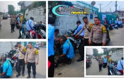 Foto : Polsek Cikupa melakukan pengamanan aksi unjuk rasa buruh di PT. Seyang Indonesia