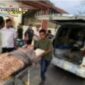 Foto : Polsek Kronjo Tangani Korban Kecelakaan Antar Sepeda Motor di Desa Pasilian