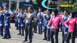 Foto : Polres Sambas Gelar Olahraga Bersama Bhayangkari di Halaman Mapolres Sambas