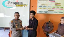Foto : Polsek Tumbang Titi menggelar kegiatan pembinaan dan penyuluhan di Desa Pemuatan Jaya Kecamatan Tumbang Titi Kabupaten Ketapang Kalimantan Barat