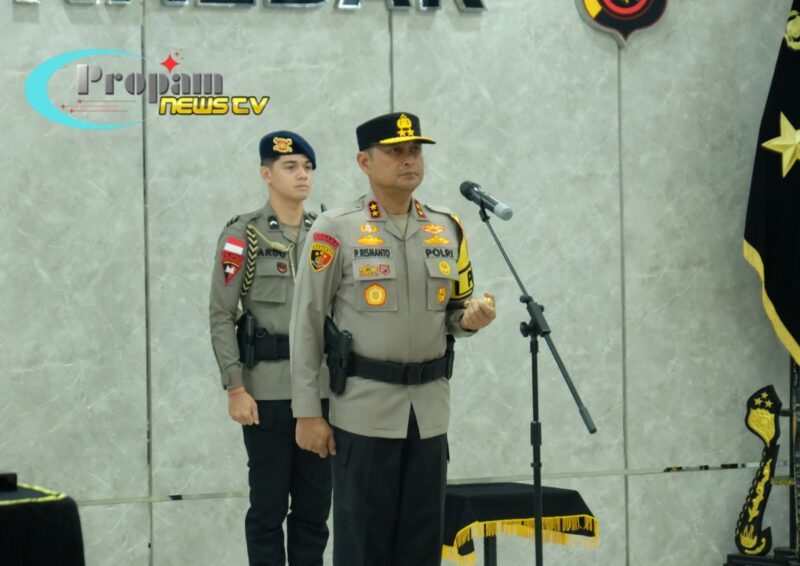 Foto : Kapolda Kalbar Irjen Pol Drs. Pipit Rismanto, S.I.K., M.H. memimpin langsung Upacara Sertijab Pejabat Utama dan Kapolres/Ta di jajaran Polda Kalbar