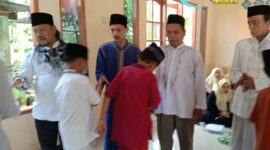 Foto : Santunan Anak Yatim Piatu di mushola nurul islam