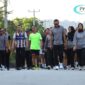 Foto : Warga Landak mengikuti kegiatan olahraga bersama Kapolres Landak, AKBP Devi Ariantari, S.H., S.I.K.