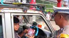 Foto : Polres Sintang menggelar kegiatan Operasi Patuh Kapuas 2025 di jalan MT. Haryono