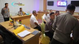 Foto : Kegiatan Pengawasan Operasi Patuh Kapuas 2025 Oleh Tim Pengawasan dari Inspektorat Pengawasan Daerah Polda Kalimantan Barat di Polres Sintang