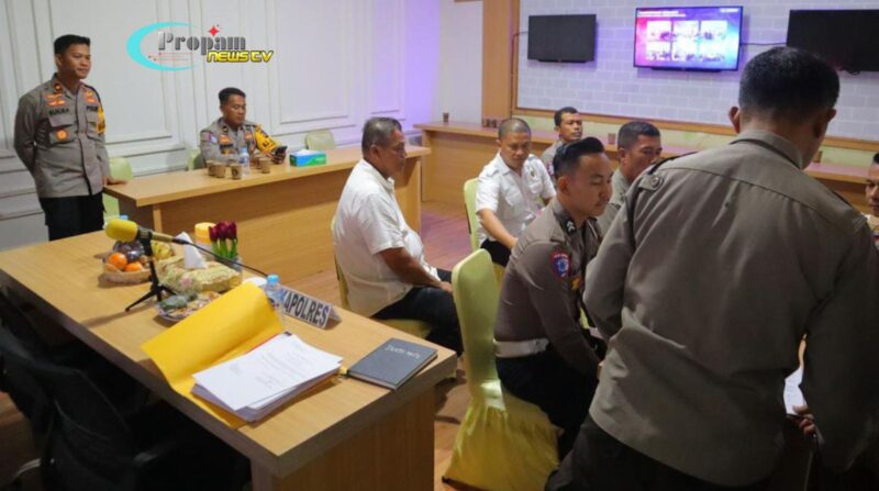 Foto : Kegiatan Pengawasan Operasi Patuh Kapuas 2025 Oleh Tim Pengawasan dari Inspektorat Pengawasan Daerah Polda Kalimantan Barat di Polres Sintang