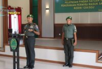 Foto : Kodim 1204/Sanggau menggelar upacara tradisi pelepasan dan penerimaan personel baru