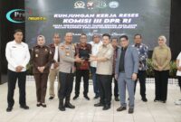Foto : Kapolda Kalimantan Barat menerima kunjungan kerja reses Komisi III DPR RI di Ruang Graha Khatulistiwa Polda Kalbar