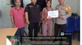 Foto : Kapolsek Tumbang Titi melalui Bhabinkamtibmas, melaksanakan pendampingan penyaluran Bantuan Langsung Tunai (BLT)