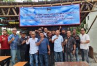 Foto : Kegiatan rapat konsolidasi yang berlangsung di Saung Tepi Jalan, Cikande, Kabupaten Serang, Banten
