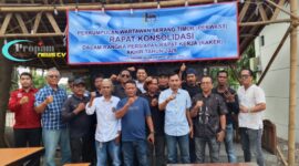 Foto : Kegiatan rapat konsolidasi yang berlangsung di Saung Tepi Jalan, Cikande, Kabupaten Serang, Banten