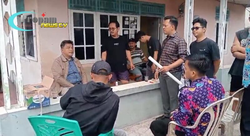Foto : Pemerintah Desa Cikupa hentikan kegiatan pengukuran lahan yang dilakukan tanpa izin