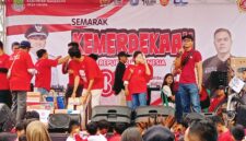 Foto : Karnaval dan Panggung Hiburan meriah yang dipusatkan di Jalan Avenue Citra Raya