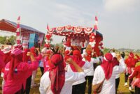 Foto :Ratusan Warga Kelurahan Bunder Ikuti Gerak Jalan Santai dan Senam Gembira dalam rangka memeriahkan HUT RI Ke-80