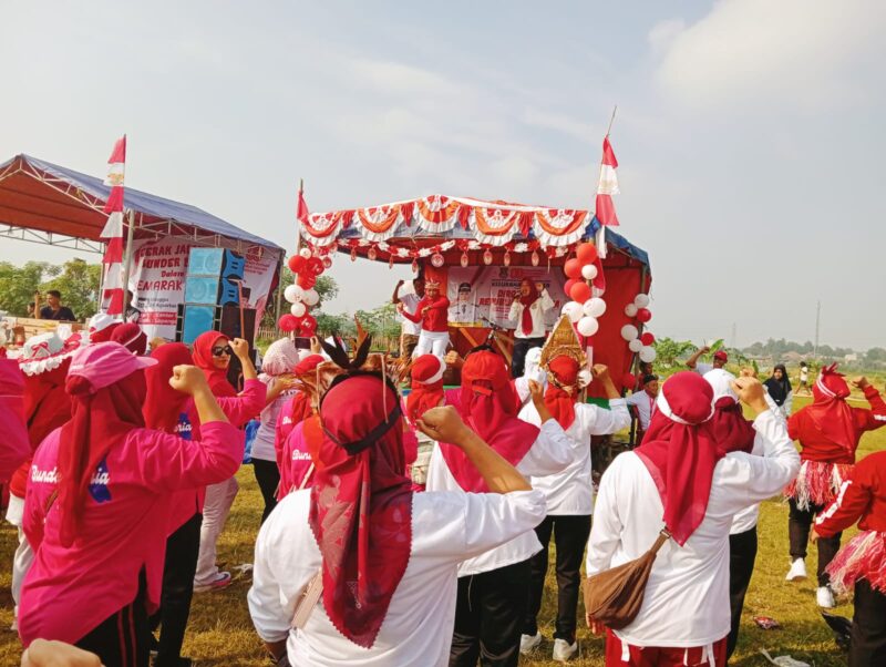 Foto :Ratusan Warga Kelurahan Bunder Ikuti Gerak Jalan Santai dan Senam Gembira dalam rangka memeriahkan HUT RI Ke-80