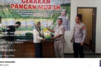 Foto : Polres Garut bersama dengan Bulog gelar gerakan pangan murah di wilayah Limbangan Timur