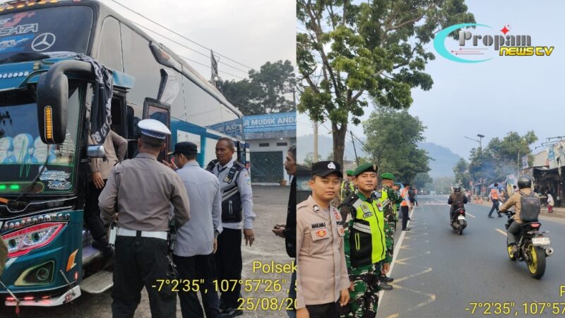 Foto : kegiatan penyekatan dan pengawasan di jalur utama di wilayah Limbangan, Garut