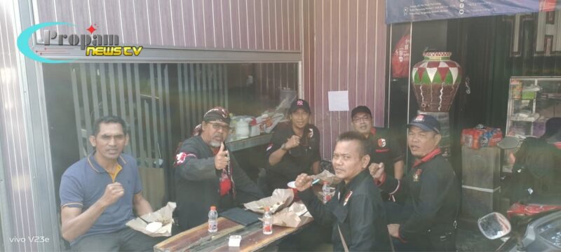 Foto : Organisasi Pendekar Darah Garuda menggelar aksi simpatik bertema “Indonesia Damai, Jaga Persatuan” di Bundaran Pamulang, Tangerang Selatan