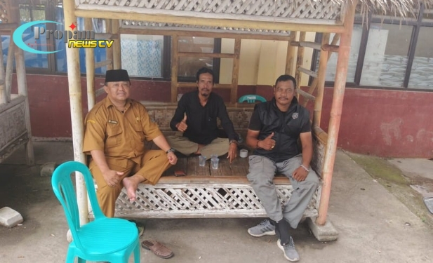 Foto : Kunjungan Media Analisasiber ke Kantor Desa Cipaeh