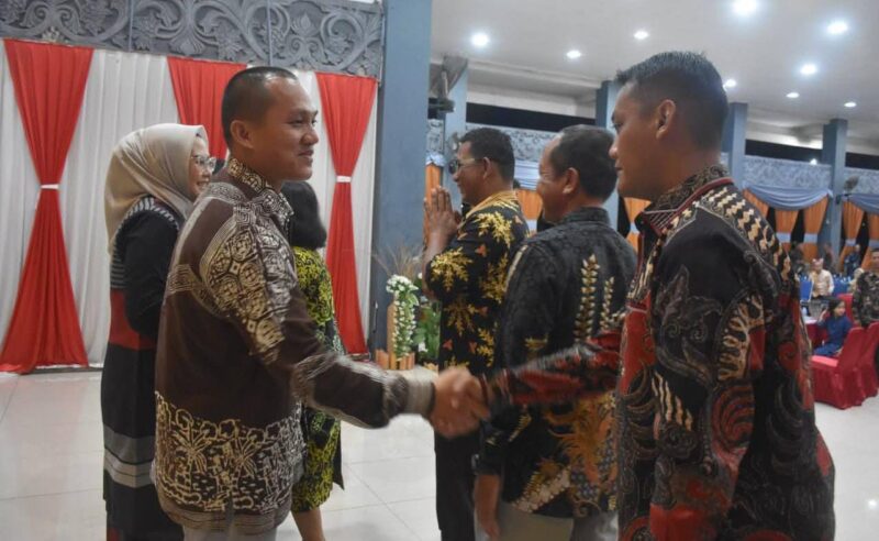 Foto : Acara pisah sambut Dandim 1205/ Sintang pada Senin (01/09/2025) malam di Aula Pendopo Rumah Dinas Jabatan Bupati Sintang