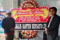 Foto : Ketua Jurnalis Banten Bersatu (JBB), Kasman dan YouTuber Bang Kumis Berbagi (Imam Satori), menghadiri Grand Opening Kantor Hukum PKBB & Partners