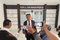 Foto : Advokat dan penasihat hukum, Elia Ronny Sianressy, S.H., mendatangi Kantor Dewan Pers di Kebon Sirih, Jakarta Pusat