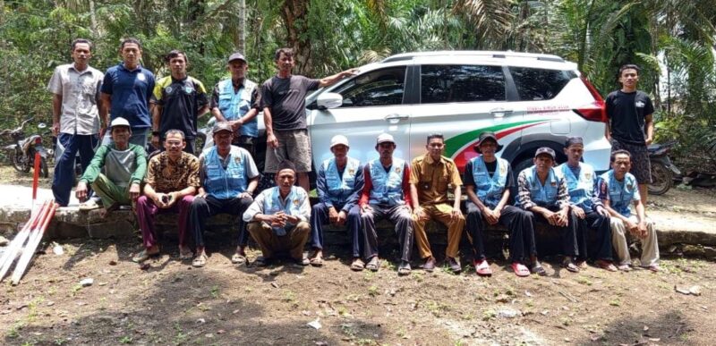 Foto : Warga Desa Parungkokosan mengapresiasi pemerintah desa atas pengadaan mobil siaga