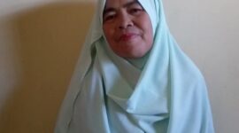 Foto : Sosok guru yang bernama Ati Din