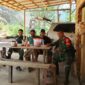 Foto : Babinsa Koramil 1202-02/Singkawang Selatan melaksanakan kegiatan Komunikasi Sosial (Komsos) 