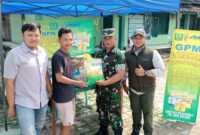 Foto : Program Stabilisasi Pasokan dan Harga Pangan (SPHP) kemasan 5 kilogram yang dilaksanakan di halaman Makoramil 0111/Pagelaran