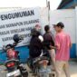 Foto : Aksi demonstrasi di depan pintu gerbang pabrik