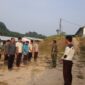 Foto : Olahraga bersama yang dilakukan oleh anggota koramil 1204-13/belitang hulu bersama satpam di Desa Tabuk Hulu
