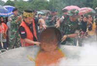 Foto : Kegiatan bertajuk “Kuali Merah Putih” digelar di wilayah perbatasan Indonesia-Malaysia, Badau, Kapuas Hulu, Kalimantan Barat