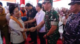 Foto : Panglima Kodam XII/Tanjungpura, Mayjen TNI Jamallulael, S.Sos., M.Si., menghadiri acara Akselerasi Ekspor Tahun 2025 yang digelar Balai Karantina Hewan, Ikan, dan Tumbuhan (BKHIT) Kalimantan Barat di Pelabuhan Dwikora