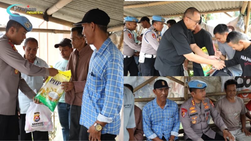 Foto : Bidpropam Polda Banten melaksanakan kegiatan bakti sosial kepada para tukang ojek pangkalan di lampu merah Boru, Kota Serang