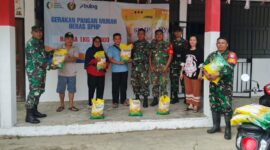 Foto : Kegiatan pangan murah beras SPHP yang bertempat di Ds. Gerantung Kec. Samalantan Kab. Bengkayang. 