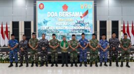 Foto : Prajurit Kodam XII/Tanjungpura bersama jajaran TNI lainnya melaksanakan do'a bersama lintas agama yang berlangsung di Aula Sudirman, Makodam XII/Tpr, Jalan Arteri Alianyang, Sungai Raya, Kubu Raya