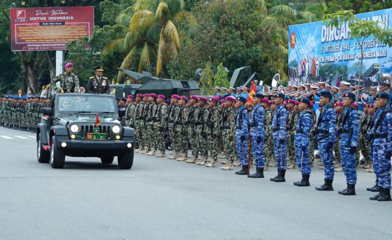 Foto : Upacara dan syukuran dipimpin oleh Kasdam XII/Tanjungpura Brigjen TNI Putra Widyawinaya, S.H., M.P.M. Bertempat di Halaman Mapomdam XII/Tpr, Jalan Rahadi Usman Kota Pontianak