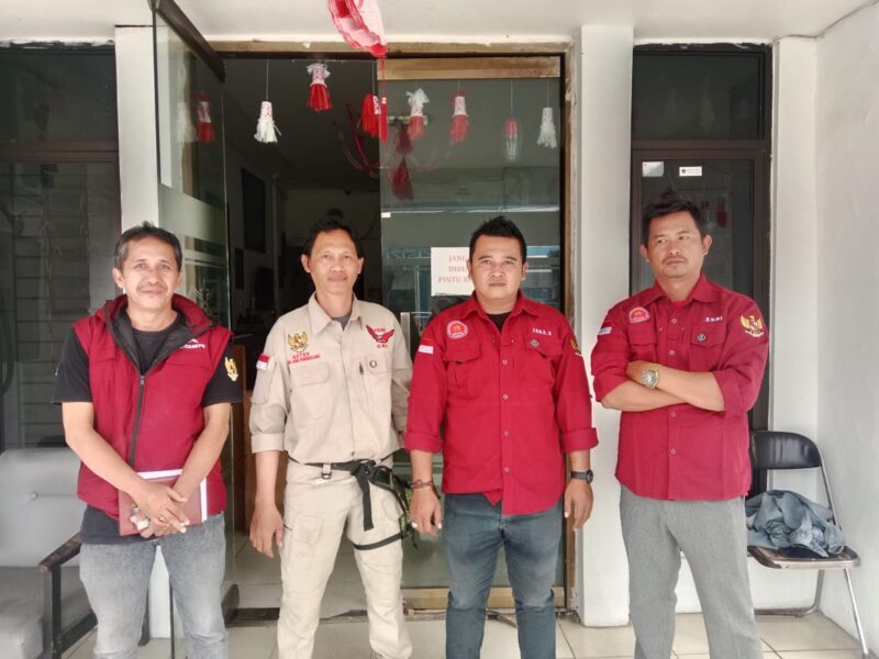 Foto : Ketua GWI DPC Pandeglang, Reynold Kurniawan, Jaka Somantri, Sekretaris Jenderal AWDI DPC Pandeglang