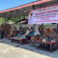 Foto : Kegiatan pendistribusian beras murah yang berlokasi di Masjid At-Taqwa, Dusun Seradi, Desa Bakau dan halaman Kelenteng Kembar Desa Dungun Laut Kec. Jawai, Kab. Sambas