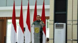 Foto : Kasdam XII/Tpr, Brigjen TNI Putra Widyawinaya, S.H., M.P.M., memberikan pembekalan kepada Perwira Siswa Pendidikan Reguler LIV Sekolah Staf dan Komando TNI Tahun 2025