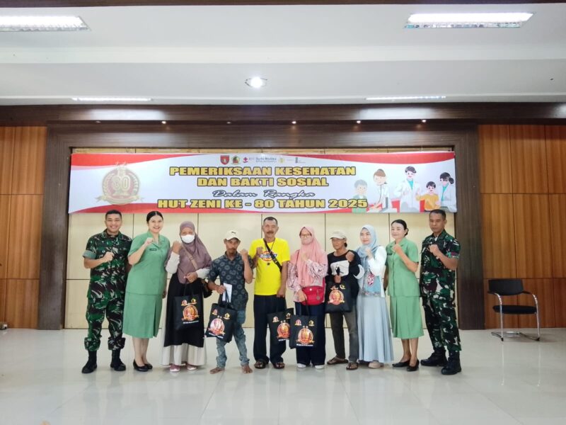 Foto : Satuan Zeni di wilayah Banjarbaru menggelar kegiatan bakti sosial dan pemeriksaan kesehatan gratis bagi warga sekitar