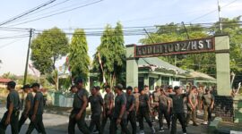 Foto : Kegiatan olahraga jalan santai di seputaran kota Barabai