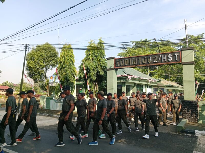 Foto : Kegiatan olahraga jalan santai di seputaran kota Barabai