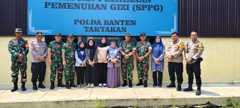 Foto : Kunjungan yang berlangsung di Dapur SPPG Polda Banten
