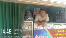Foto : Konter pulsa yang berlokasi di Jalan Utan Jati, RT.06 RW.12, Kelurahan Pegadungan, Kecamatan Kalideres, Jakarta Barat