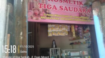 Foto : Toko kosmetik bernama 