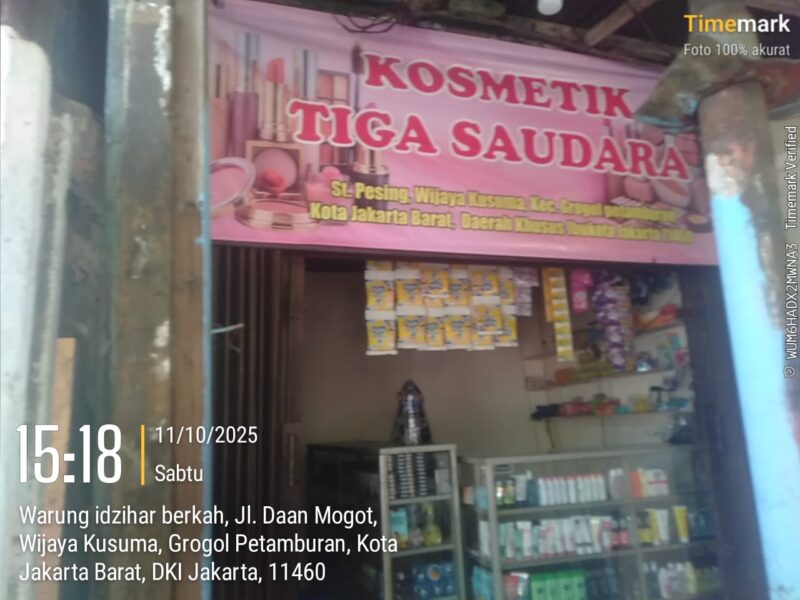 Foto : Toko kosmetik bernama 