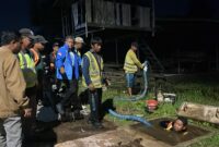 Foto : PAM Bandarmasih tindak lanjuti terkait keluhan air keruh dan juga air yang tidak mengalir pasca pembersihan pipa dia 630 mm yang ada di Jalan Gerilya